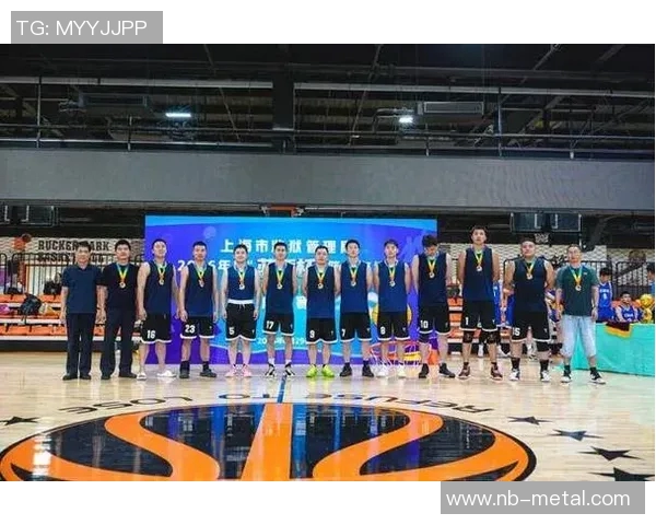 上海篮球队的团队协作之道：如何在赛场上实现默契与配合